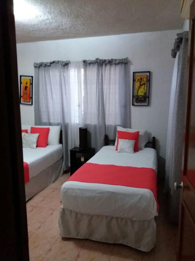 Room In Cancun Stadium Exterior foto